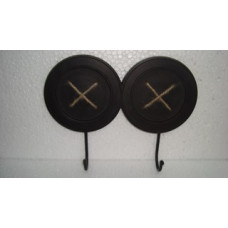 2 BUTTON HOOKS