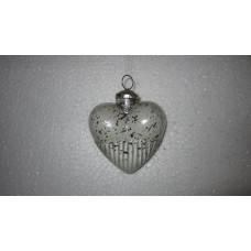 4 HALF RIBBED HEART HANGING"