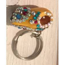 BEADED SHOE WITH IRON KEY RING YELLOW