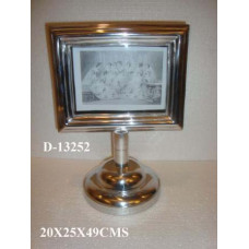 PHOTO FRAME W BASE HORIZONTAL CARVING