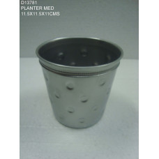 PLANTER MED ROUND STUD DESIGN