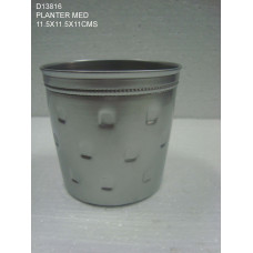 PLANTER MED SQUARE STUD DESIGN