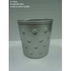 PLANTER BIG HEXAGON STUD DESIGN