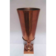 VASE TAPER ON BASE