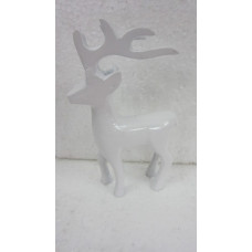 STANDING REINDEER