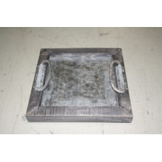 TRAY WITH ROPE HANDLE AND IRON SHEET