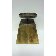 IRON TOP TAPER CANDLE STAND